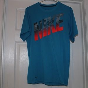 Small men’s Nike T-shirt